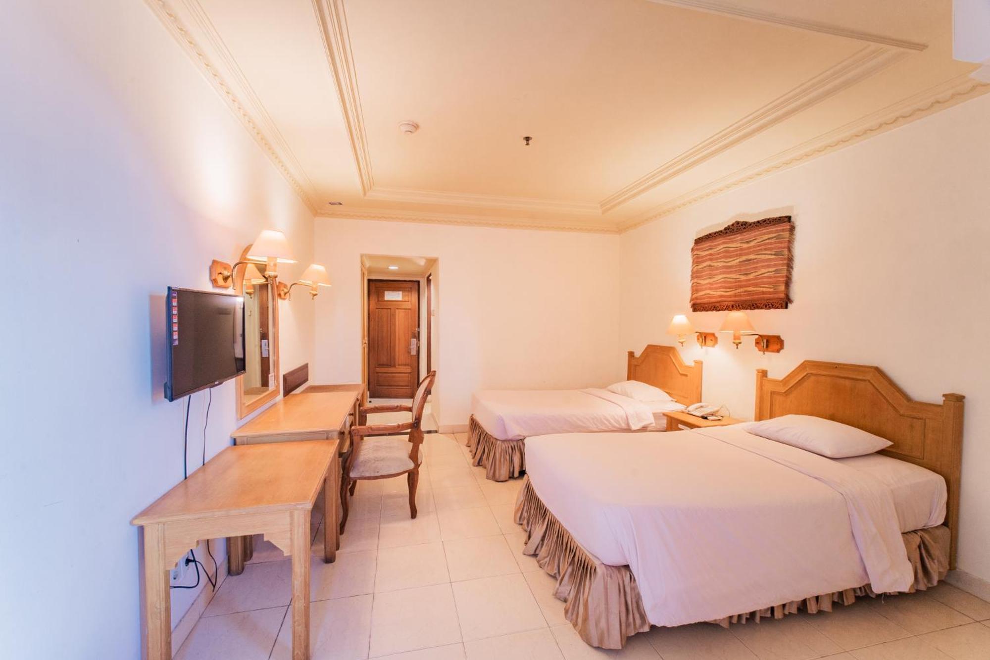 Adika Hotel Bahtera Klandasan Kecil Exterior foto