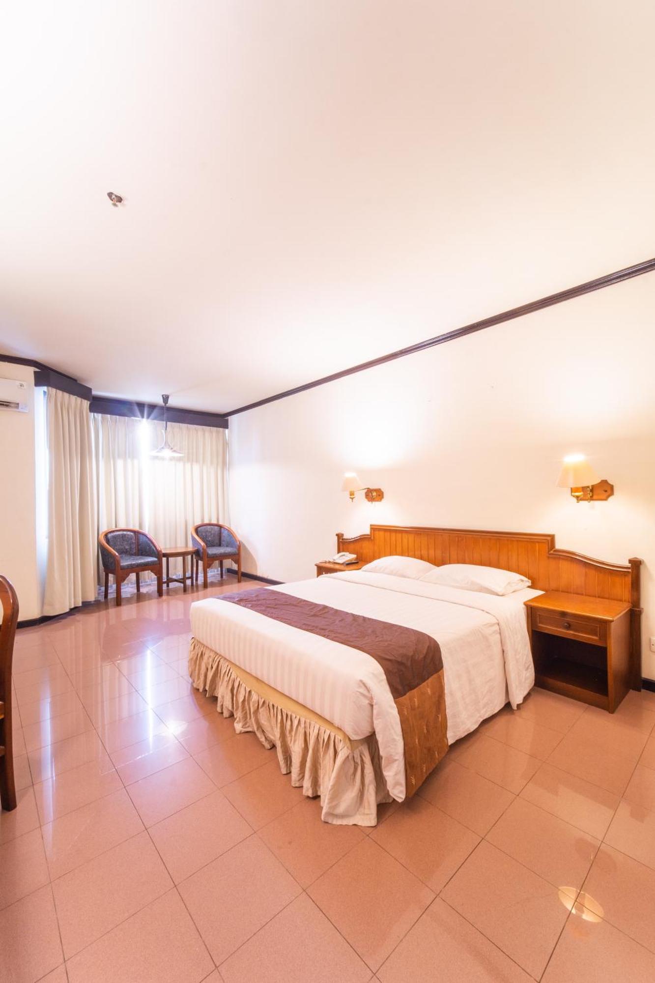 Adika Hotel Bahtera Klandasan Kecil Exterior foto